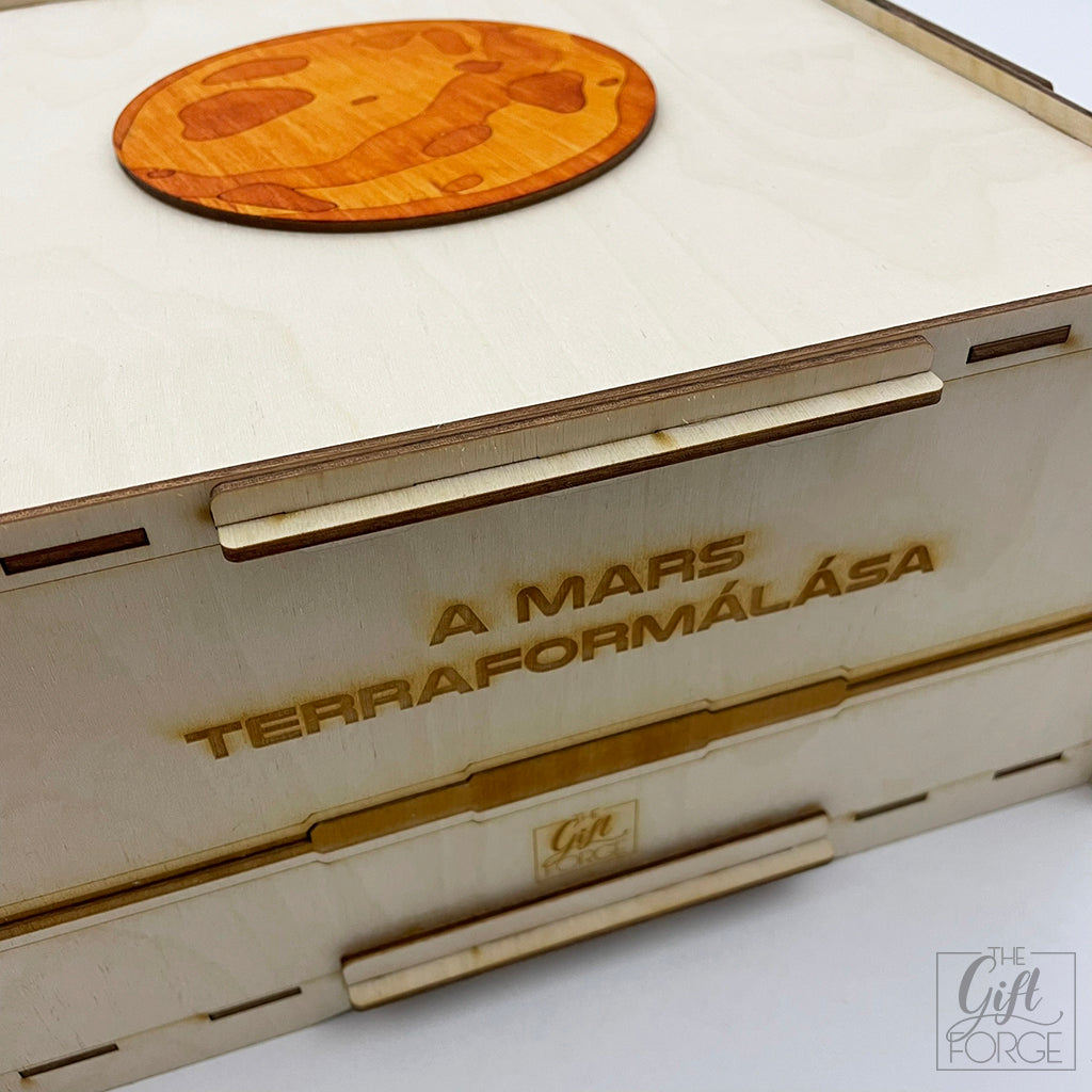 Wooden box compatible with Terraforming Mars