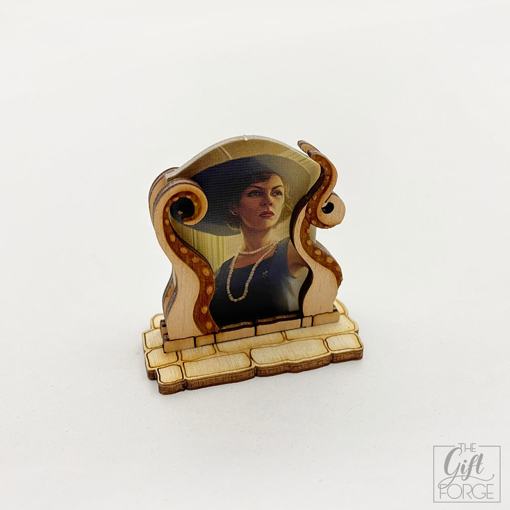 Standee compatible with Arkham/Eldritch Horror