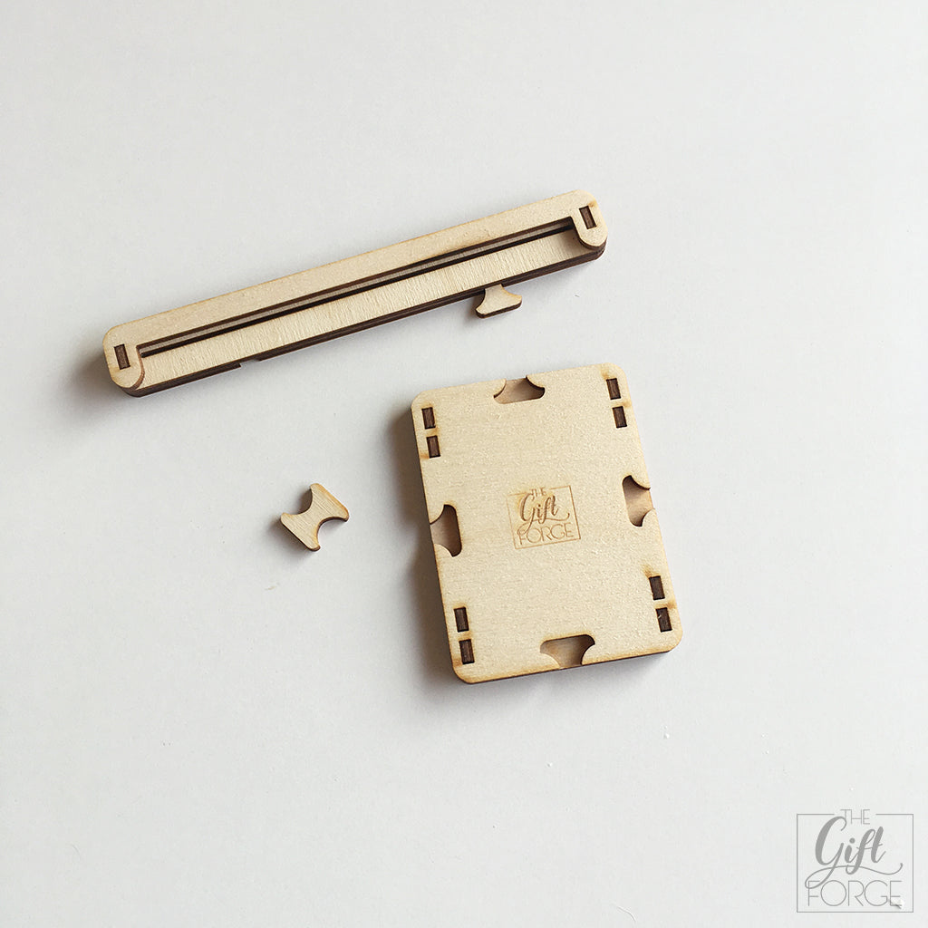 Card holder (standing)