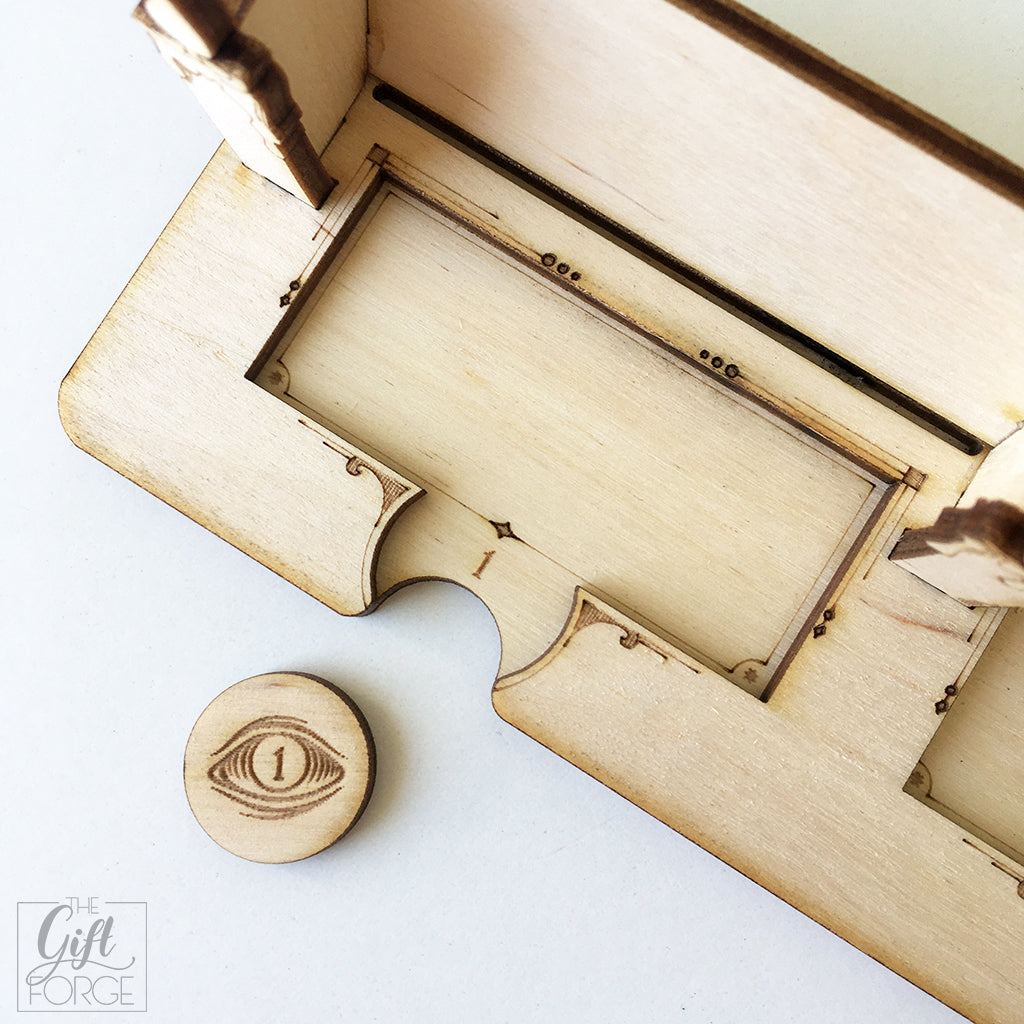 Encounter holder compatible with Arkham Horror: The Card Game